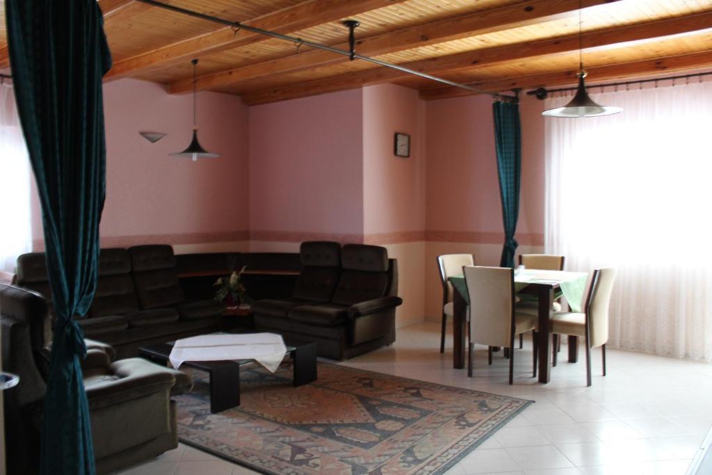 Orwa Apartmanok - Cedrus Koez Залакарос Стая снимка